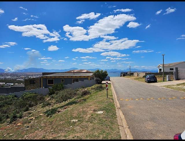 LAND FOR SALE IN MOSSEL BAY EXT 26